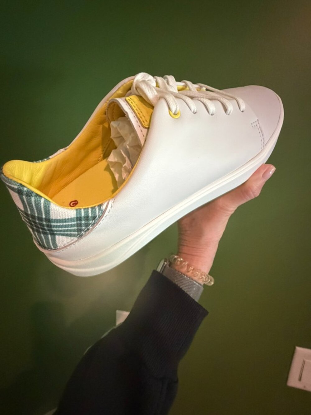 Women's Golf Shoes NWT  olukai wailea  White Leather and Green detail